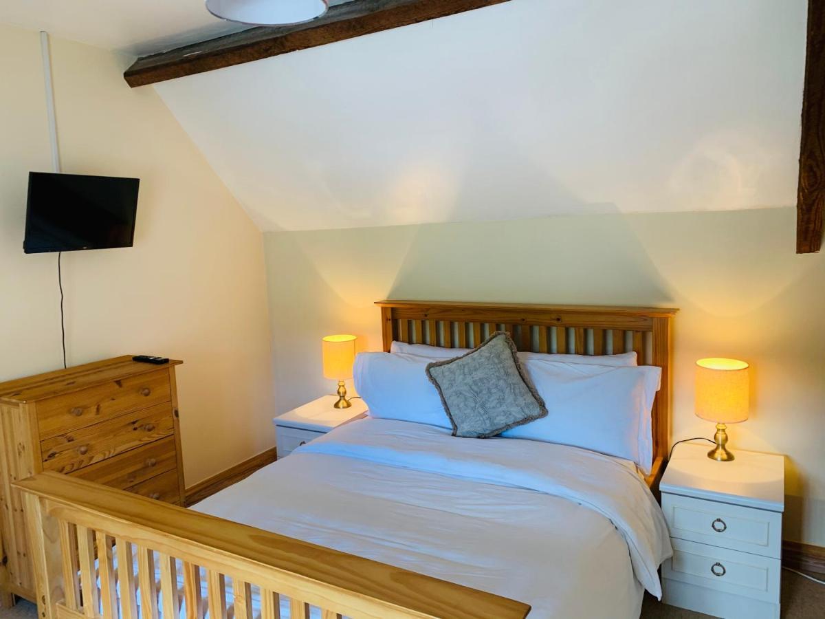 The Granary Villa Abergavenny Bagian luar foto